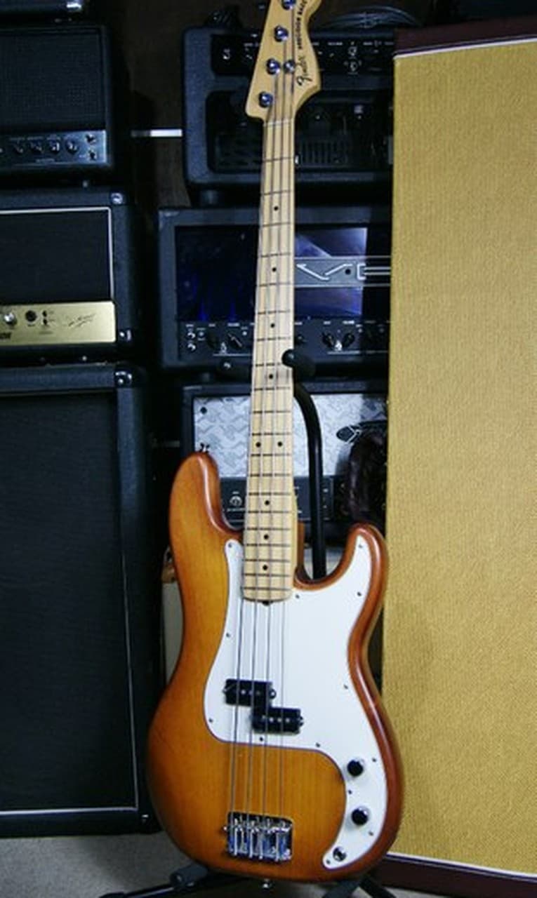 Fender USA American Special Nitro-Satin Precision Bass