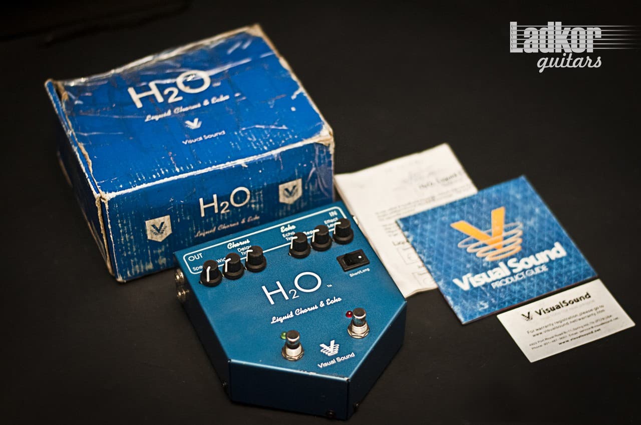 Visual Sound H2O V1 Liquid Chorus & Analog Delay Echo Pedal